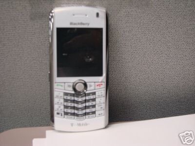 Blackberry White on White Blackberry Pearl Ebay Auction And Now We   Re Letting You Know